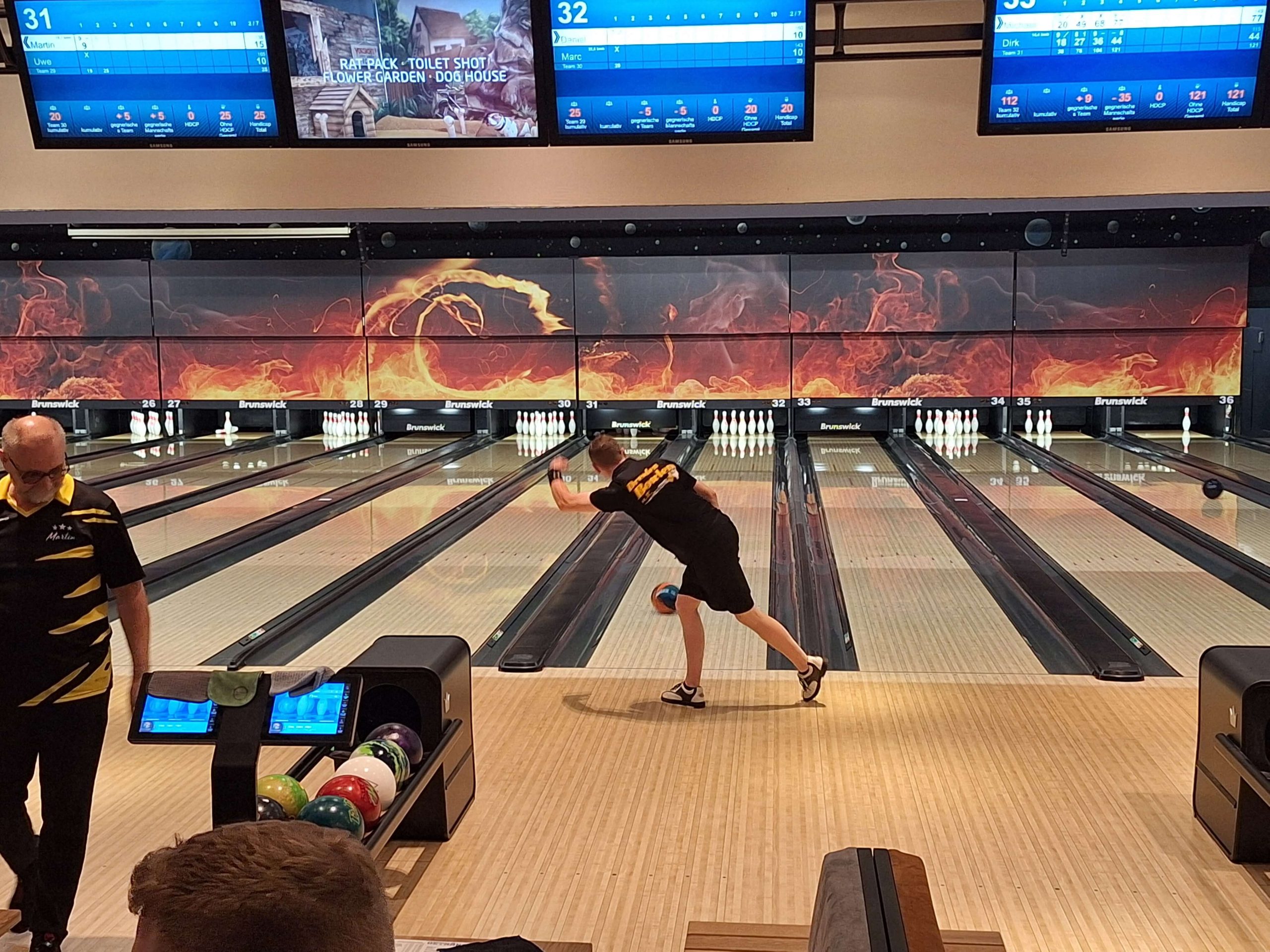 dresden-bowlers-dm25-action